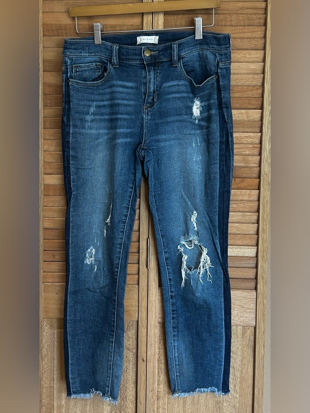 Altar’d State ripped stretch skinny jeans raw ankle hem juniors size 11
